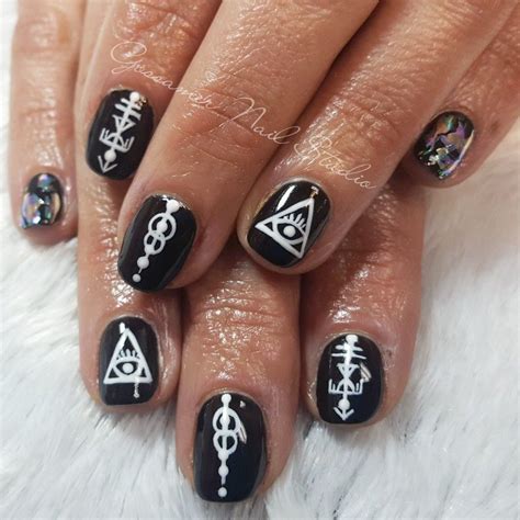 Occult nail art